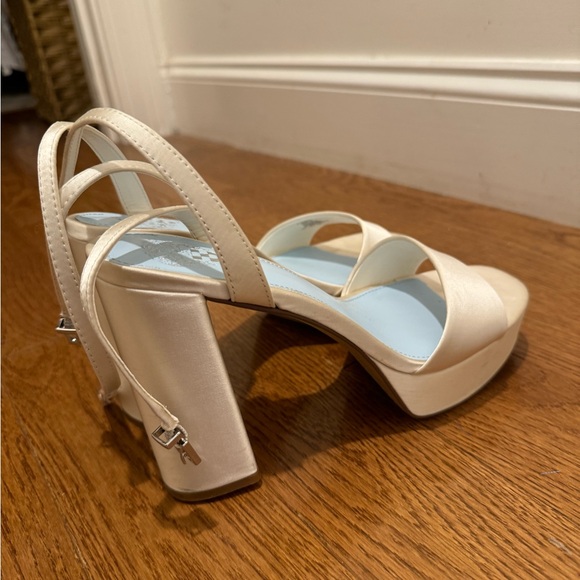 Vince Camuto Pendry Platform Sandal in Milk - Picture 11 of 16